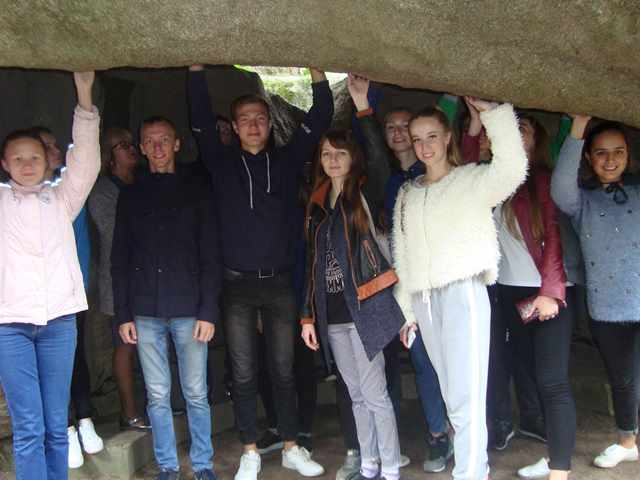 Атланти з історичного факультету у гроті Сцилли у Софіївці